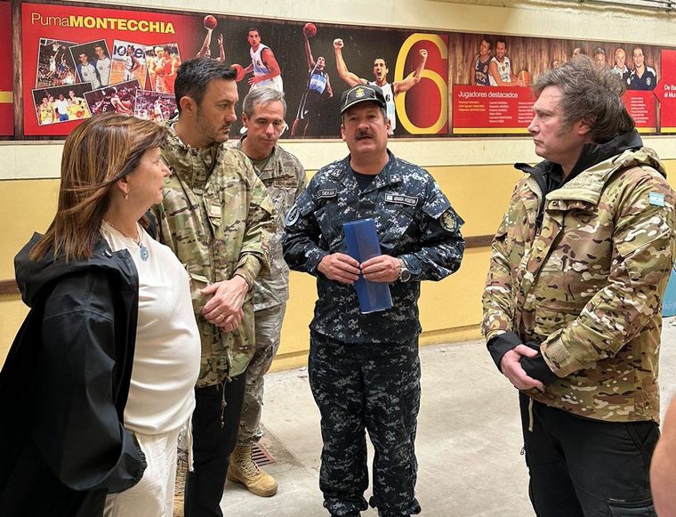 Javier Milei en Bahía Blanca junto a Luis Petri y Patricia Bullrich.
