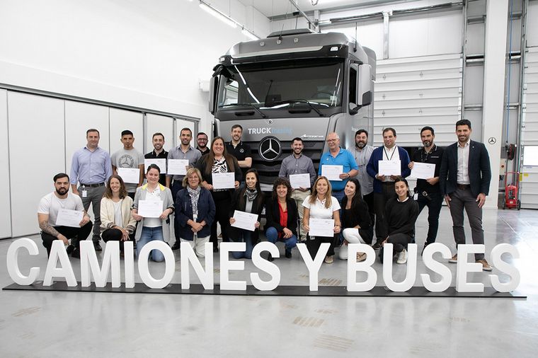 FOTO: Programa “TRUCKCionar Futuro” de Mercedes-Benz Camiones y Buses