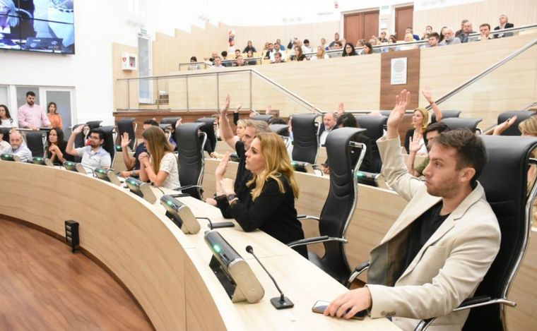 El recinto en la sesión preparatoria de este lunes 18 de diciembre. (Prensa Concejo).