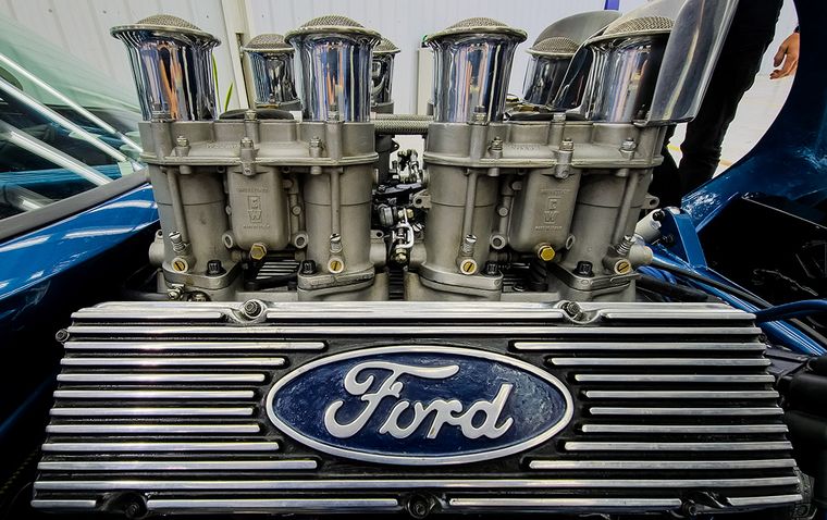 FOTO: Ford Argentina homenajeó al cordobés Pronello, creador del Huayra SP.