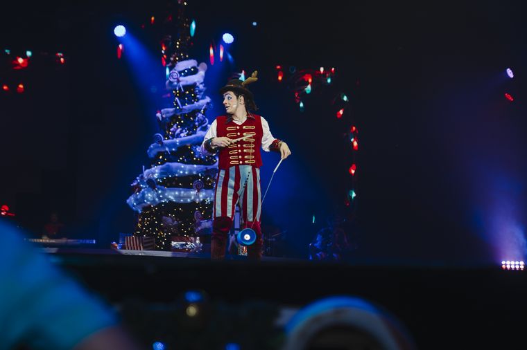 FOTO: Nacho Friguglietti es Rudolf en "Una Mágica Navidad" (Foto: @silu_alvarenga.ph)