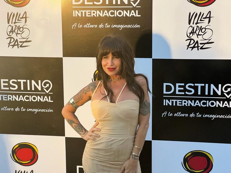 Flor Peña, figura de “Mamma Mía!”, en la apertura de temporada en Carlos Paz. 