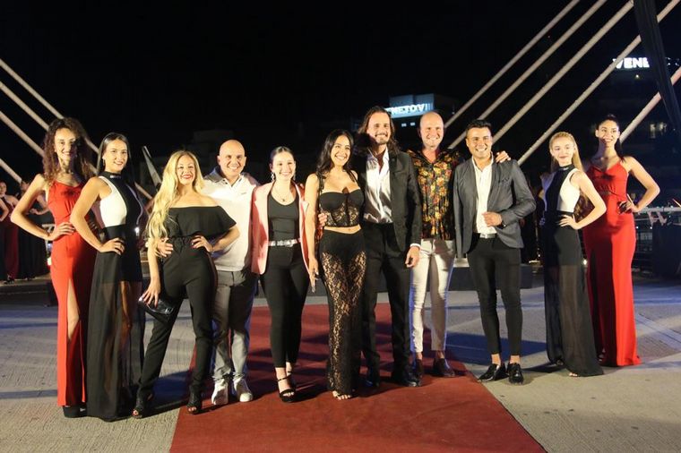FOTO: Villa Carlos Paz inauguró su temporada teatral con la clásica alfombra roja