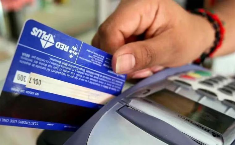 FOTO: Cambios en tarjetas de crédito: advertencias desde Defensa al Consumidor.