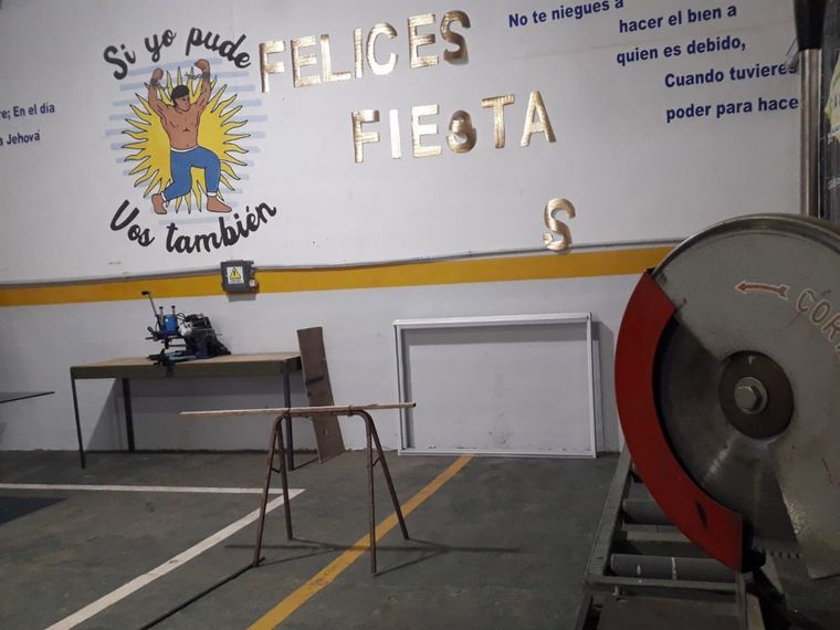 Ex presos trabajan para evitar la reincidencia y sacar a los chicos de la droga.