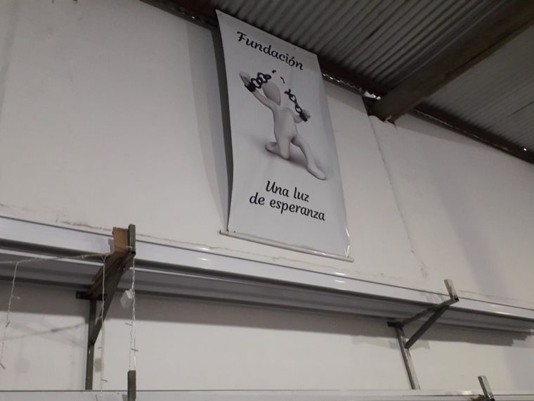 Ex presos trabajan para evitar la reincidencia y sacar a los chicos de la droga.