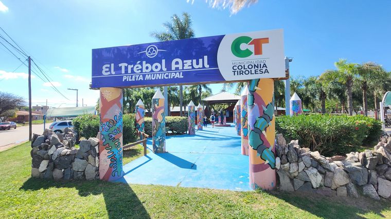 El trébol azul, un complejo de piletas para todas las edades en Colonia Tirolesa.