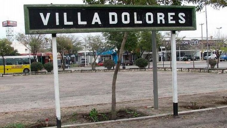 Fuertes ráfagas de viento provocaron destrozos y una persona lesionada 