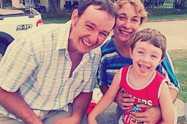 Doble crimen: hallan una carabina en una camioneta del hijo del hombre prófugo