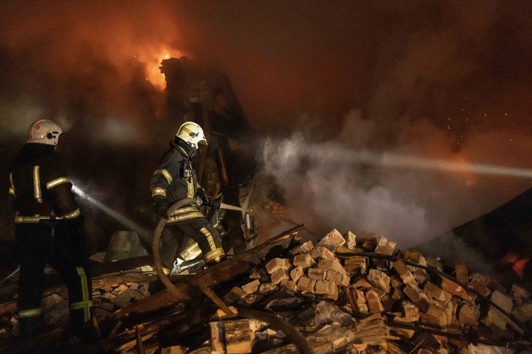 FOTO: Rusia bombardeó las principales ciudades ucranianas. (Foto: NA)
