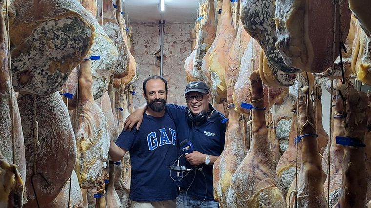 El Búho: un complejo para disfrutar jamones de primer nivel y descansar.