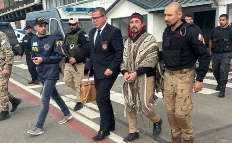 FOTO: Facundo Jones Huala fue extraditado a Chile.