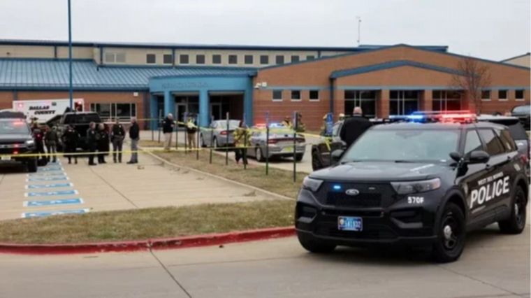 FOTO: Estados Unidos: un muerto y cinco heridos tras balacera en una escuela