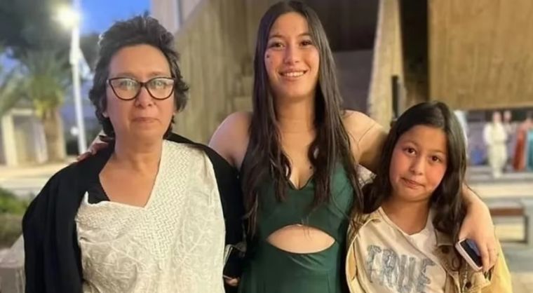 Karina Engelbert y sus hijas Mika y Yuval.