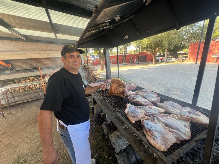 Los Nocheros inauguraron el escenario móvil de Cadena 3 en la previa festivalera