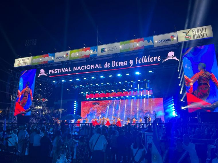 El Festival de Doma y Folclore en Jesús María vive su primera noche