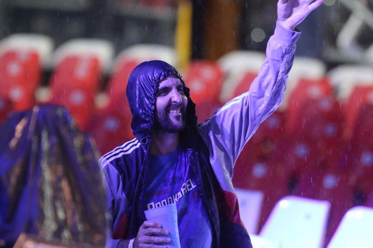 Suspendieron la segunda noche del Festival de Jesús María por la fuerte tormenta.