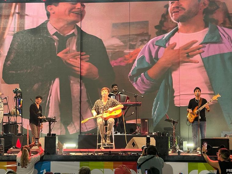 Nahuel Pennisi alcanzó a tocar antes de que la tormenta suspendiera el festival.