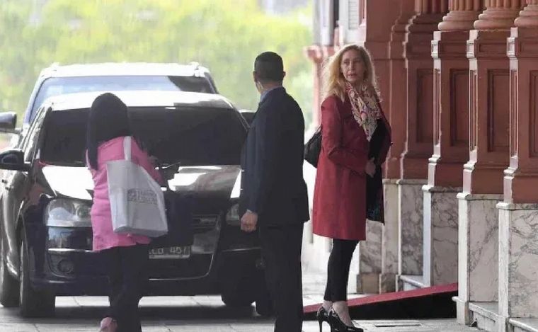 FOTO: Karina Milei llega a Casa de Gobierno. (Foto: NA)