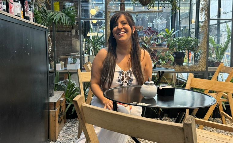 Vivero, café y vermutería: visita a Buglé, un oasis verde en el corazón de Rosario. 