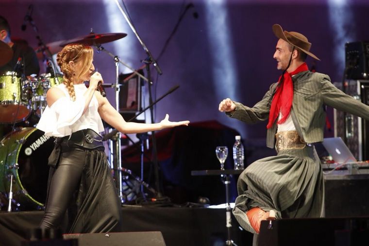 Natalia Pastorutti y una sólida actuación en el Festival de Doma y Folclore