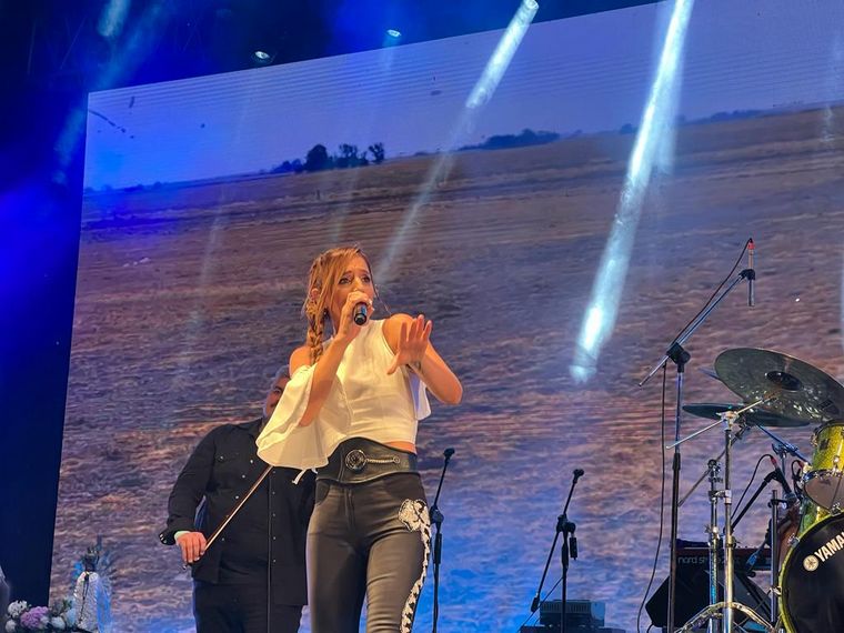 Natalia Pastorutti y una sólida actuación en el Festival de Doma y Folclore