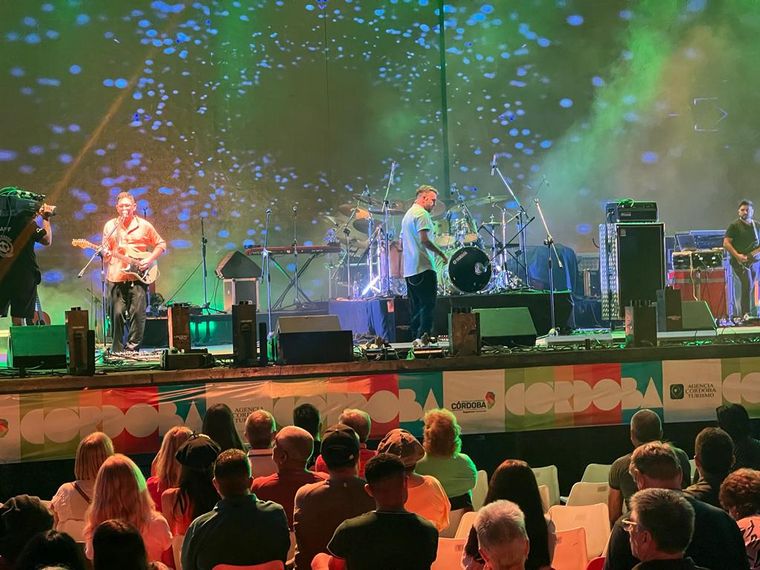 Jesús María y una cuarta noche donde la música fue protagonista