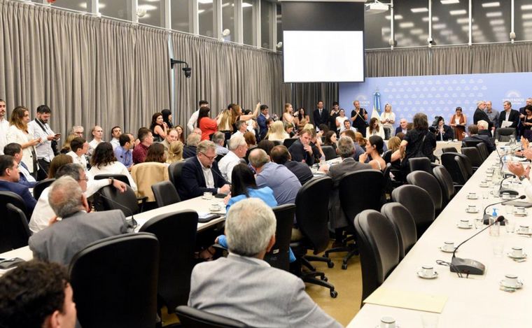 Congreso: cruces y chicanas en el inicio del debate de la ley ómnibus.