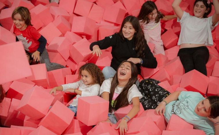 Alto Salto tiene espacios con cubos de espuma para amortiguar las caídas.