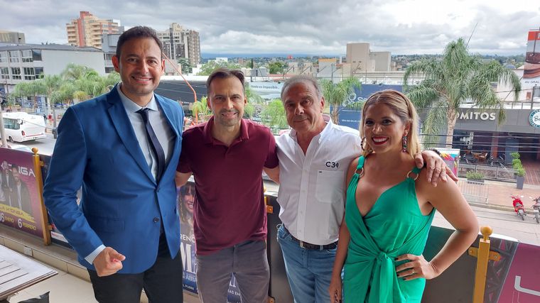 Viva la Radio y un programa más que especial desde el Teatro Luxor.