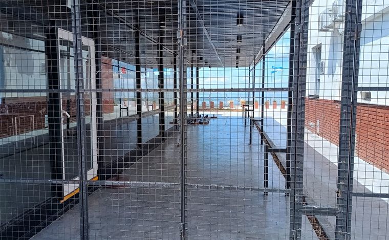 Crecida del río Paraná: cruces suspendidos y actividad casi nula en la Fluvial.