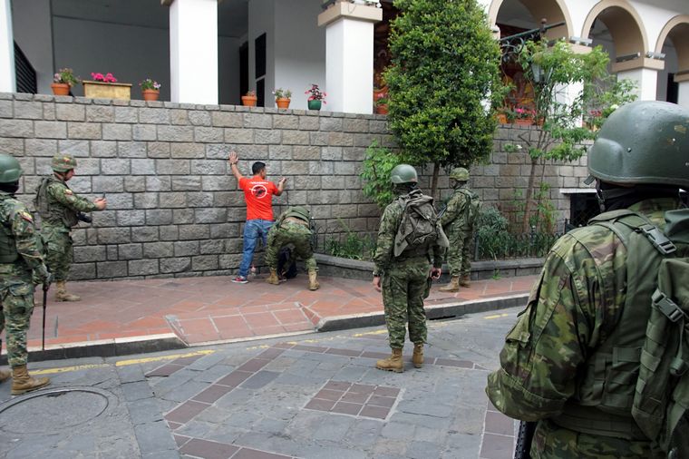 FOTO: Escalada de violencia narco en Ecuador deja una decena de muertos.