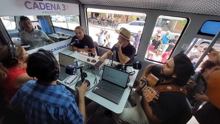FOTO: Los Cantores del Monte en Viva la Radio.