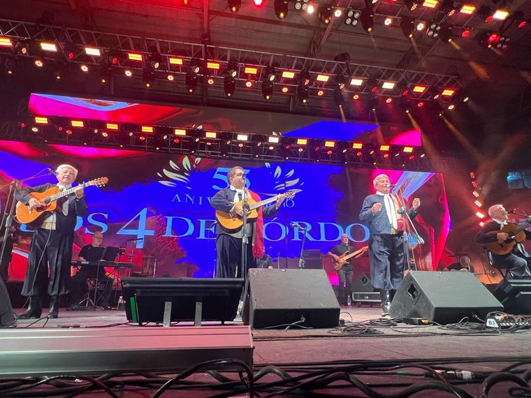 Los 4 de Córdoba llenaron de música la sexta noche de Jesús María