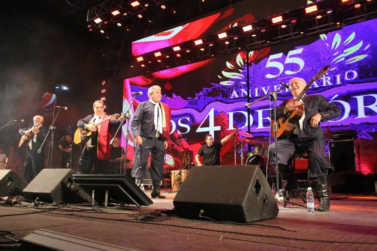 Los 4 de Córdoba llenaron de música la sexta noche de Jesús María