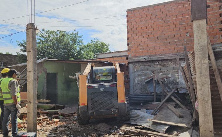 FOTO: Las autoridades derrumbaron un búnker de Riobamba al 5000.