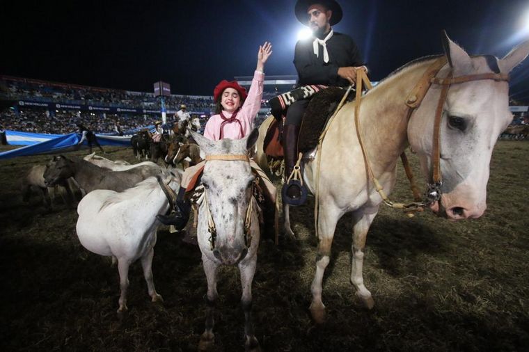 Jana la pequeña jinete de 7 años que ganó en Jesús María y conmovió a todos