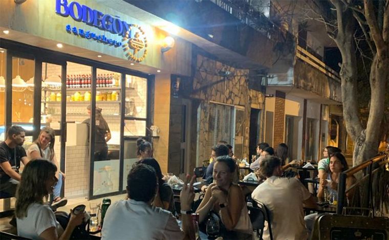 Descubriendo sabores y tradiciones en el Bodegón Sanguchero de Rosario.