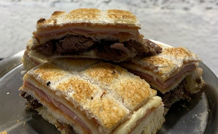Descubriendo sabores y tradiciones en el Bodegón Sanguchero de Rosario.