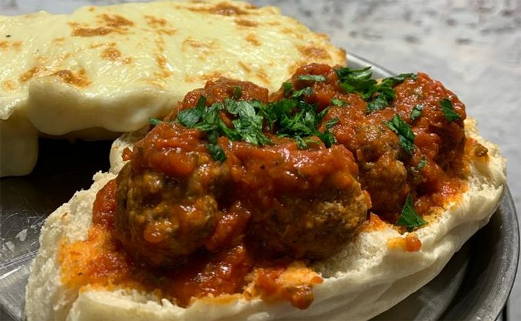 Descubriendo sabores y tradiciones en el Bodegón Sanguchero de Rosario