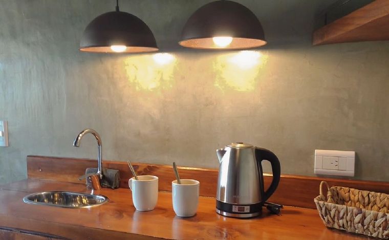 El interior de una de las habitaciones. (@hosteriaelduraznocba)