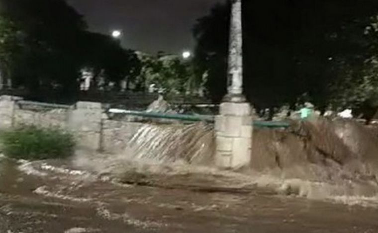 La Cañada desbordada por el temporal del pasado fin de semana.