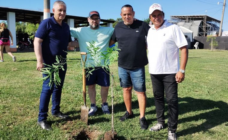  El Indio Lucio Rojas se sumo a la iniciativa de Baum y Cadena 3. 