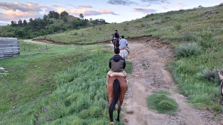 Villa Yacanto, un recorrido en caballo por el paraíso serrano