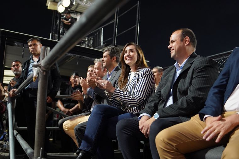 La vicepresidenta Victoria Villarruel presente en la octava noche del festival.