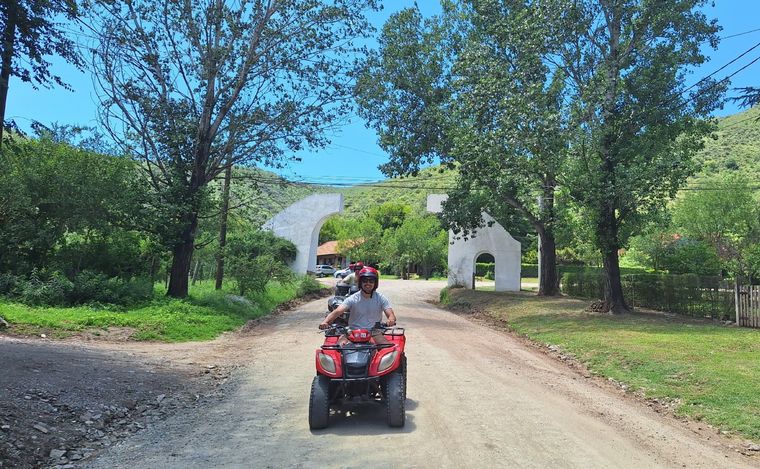 Paseo en cuatriciclo en Villa General Belgrano.