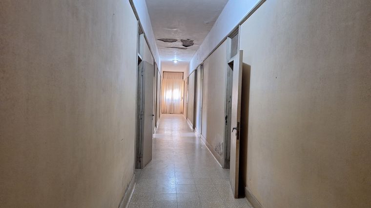 Cadena 3 visitó el histórico y misterioso Hotel Viena de Miramar de Ansenuza