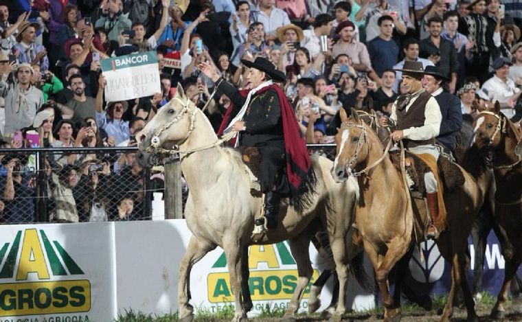 El Chaqueño Palavecino, en la décima noche de Jesús María.