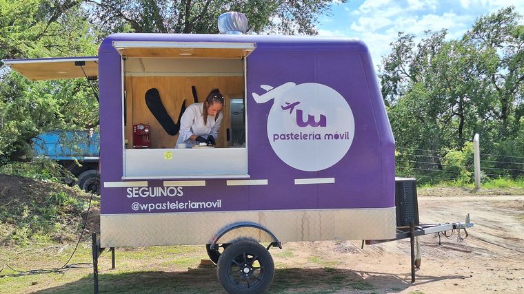 Despeñaderos Florece: un nuevo rincón para disfrutar una merienda entre flores