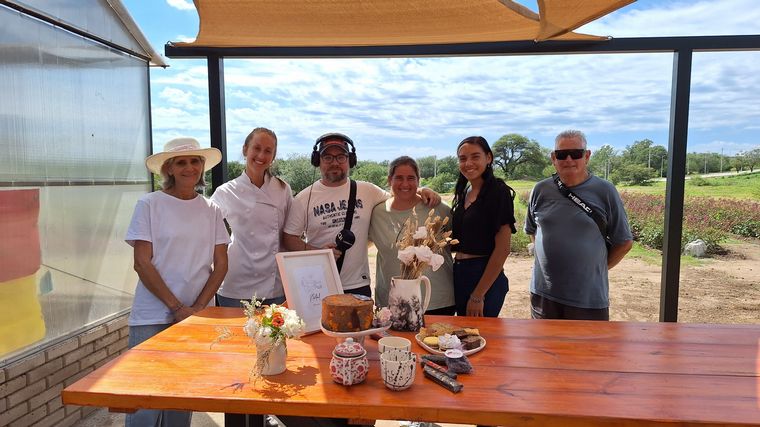 Despeñaderos Florece: un nuevo rincón para disfrutar una merienda entre flores
